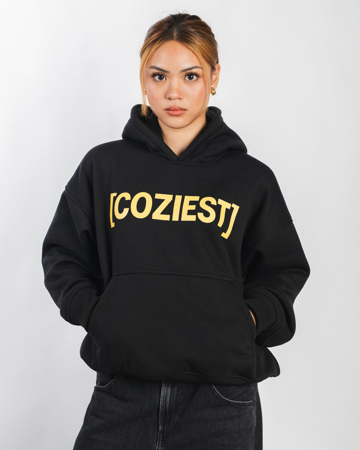 "Beeuilt" Hoodie in Black