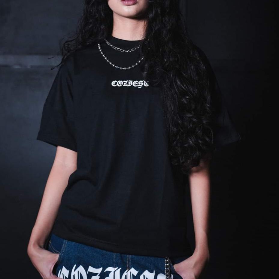 "OE" Tee in Black Colorway
