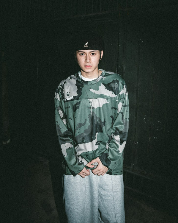 "Camou" Longsleeve in Beige,Black and Green Colorway