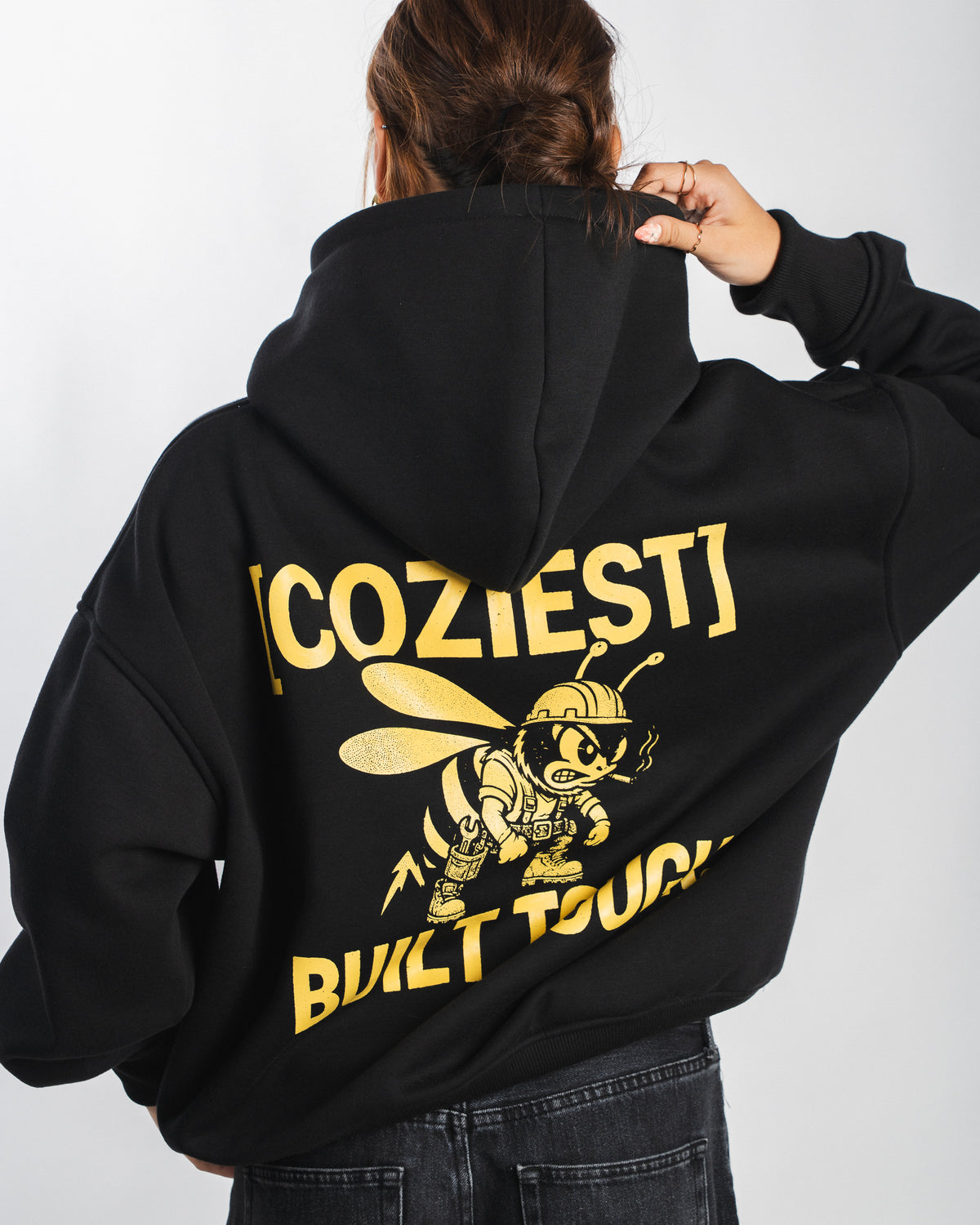 "Beeuilt" Hoodie in Black