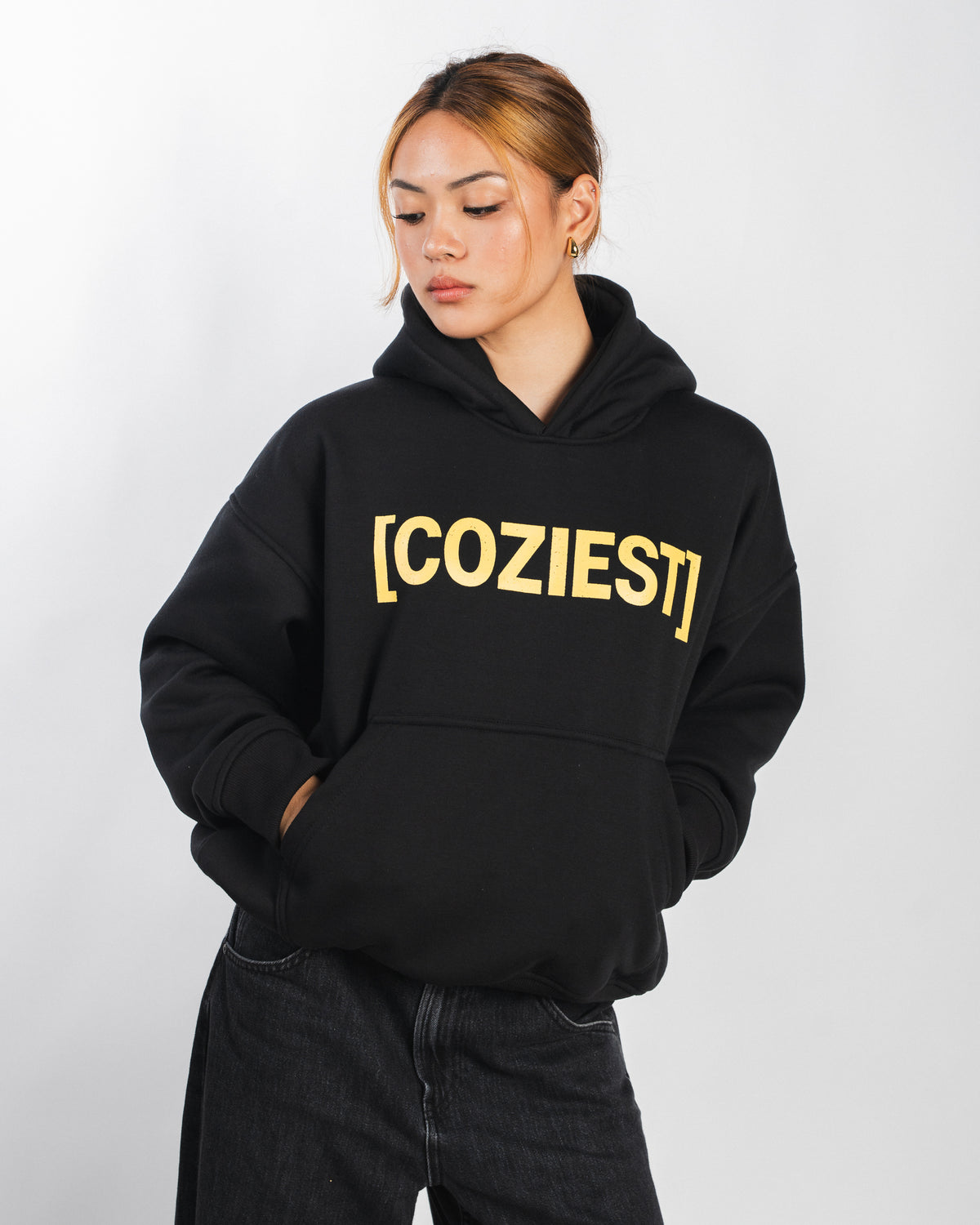 "Beeuilt" Hoodie in Black